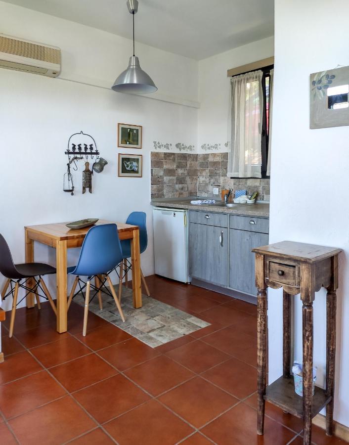 Apartament Pernakria *
