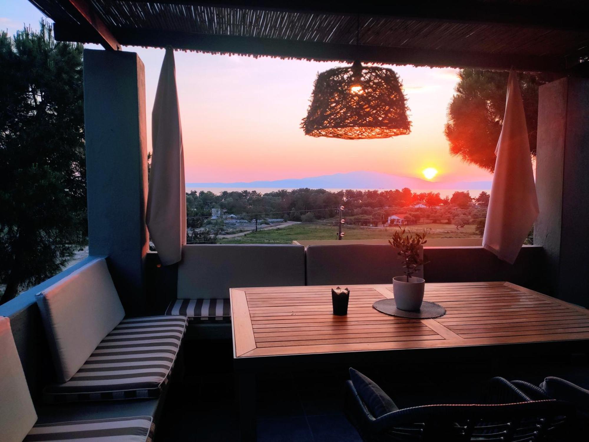 Apartament Pernakria *